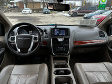 Load image into Gallery viewer, 2014 Chrysler Town and Country Touring L