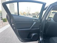 Load image into Gallery viewer, 2013 Mazda Mazda 3i Skyactive