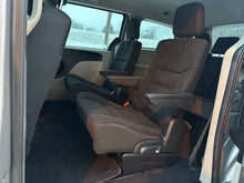 Load image into Gallery viewer, 2019 Dodge Grand Caravan SE