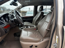 Load image into Gallery viewer, 2014 Chrysler Town and Country Touring L