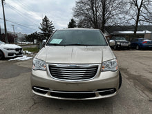 Load image into Gallery viewer, 2014 Chrysler Town and Country Touring L
