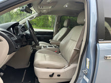 Load image into Gallery viewer, 2013 Chrysler Town and Country Touring L