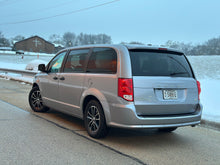 Load image into Gallery viewer, 2019 Dodge Grand Caravan SE