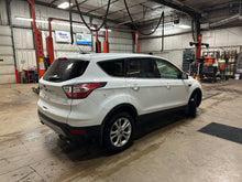 Load image into Gallery viewer, 2017 Ford Escape SE