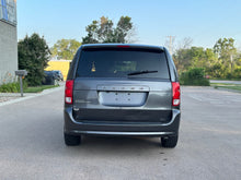 Load image into Gallery viewer, 2016 Dodge Grand Caravan SXT