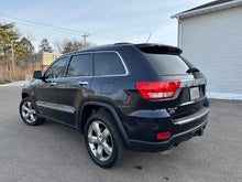 Load image into Gallery viewer, 2011 Jeep Grand Cherokee Overland