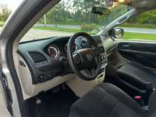 Load image into Gallery viewer, 2012 Dodge Grand Caravan SE