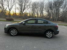 Load image into Gallery viewer, 2013 Mazda Mazda 3i Skyactive