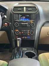 Load image into Gallery viewer, 2016 Ford Explorer XLT