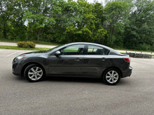 Load image into Gallery viewer, 2011 Mazda Mazda 3i touring
