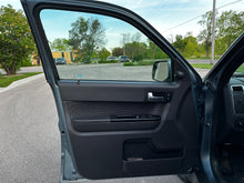 Load image into Gallery viewer, 2011 Ford Escape Limited