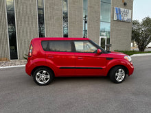 Load image into Gallery viewer, 2010 Kia Soul +