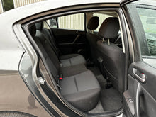 Load image into Gallery viewer, 2011 Mazda Mazda 3i touring