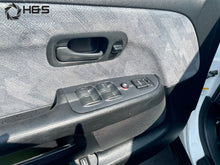 Load image into Gallery viewer, 2003 Honda Cr-V