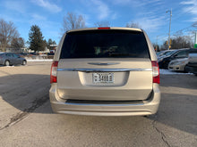 Load image into Gallery viewer, 2013 Chrysler Town & Country Touring