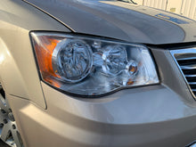 Load image into Gallery viewer, 2013 Chrysler Town & Country Touring