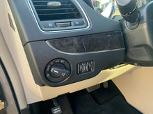 Load image into Gallery viewer, 2013 Chrysler Town & Country Touring