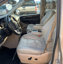 Load image into Gallery viewer, 2013 Chrysler Town & Country Touring