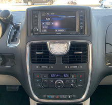 Load image into Gallery viewer, 2013 Chrysler Town & Country Touring