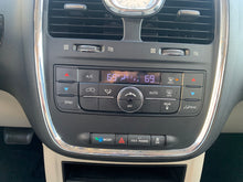 Load image into Gallery viewer, 2013 Chrysler Town & Country Touring