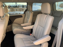 Load image into Gallery viewer, 2013 Chrysler Town & Country Touring