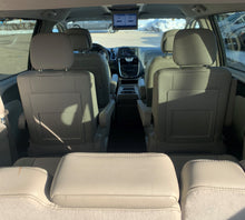 Load image into Gallery viewer, 2013 Chrysler Town & Country Touring