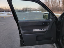 Load image into Gallery viewer, 2009 Ford Escape XLT FWD