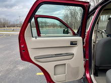 Load image into Gallery viewer, 2008 Ford Escape XLS
