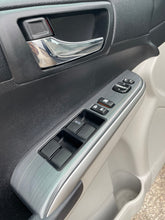 Load image into Gallery viewer, 2012 Toyota Camry LE Hybrid