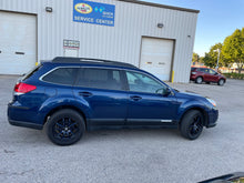Load image into Gallery viewer, 2011 Subaru Outback 2.5l Limited