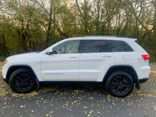 Load image into Gallery viewer, 2015 Jeep Grand Cherokee Laredo