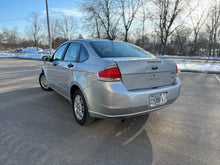 Load image into Gallery viewer, 2009 Ford Focus SE