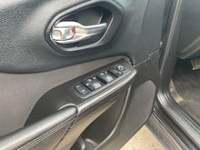 Load image into Gallery viewer, 2014 Jeep Cherokee Sport