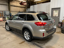 Load image into Gallery viewer, 2014 Subaru Outback 2.5l Premium