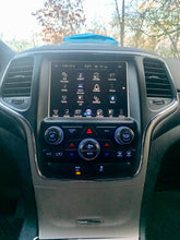 Load image into Gallery viewer, 2015 Jeep Grand Cherokee Laredo