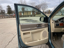 Load image into Gallery viewer, 2008 Chrysler Town & Country