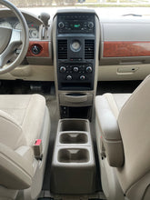 Load image into Gallery viewer, 2008 Chrysler Town & Country
