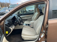 Load image into Gallery viewer, 2011 Subaru Outback 2.5l Premium