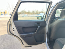 Load image into Gallery viewer, 2009 Ford Focus SE