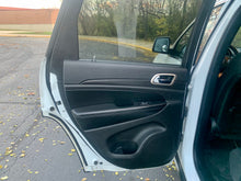Load image into Gallery viewer, 2015 Jeep Grand Cherokee Laredo