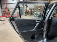 Load image into Gallery viewer, 2011 Mazda Mazda3 S Hatchback