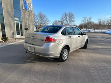Load image into Gallery viewer, 2009 Ford Focus SE