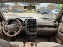 Load image into Gallery viewer, 2004 Honda CR-V AWD