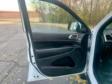 Load image into Gallery viewer, 2015 Jeep Grand Cherokee Laredo