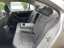 Load image into Gallery viewer, 2012 Volkswagen Jetta SE