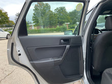 Load image into Gallery viewer, 2011 Ford Focus SE