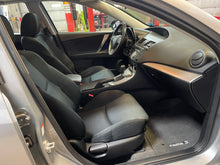 Load image into Gallery viewer, 2011 Mazda Mazda3 S Hatchback