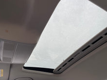 Load image into Gallery viewer, 2012 Volkswagen Jetta SE