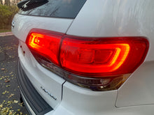 Load image into Gallery viewer, 2015 Jeep Grand Cherokee Laredo