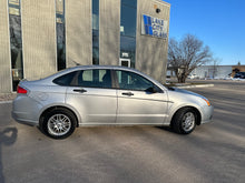 Load image into Gallery viewer, 2009 Ford Focus SE